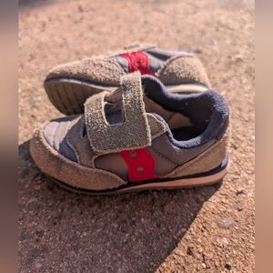 Toddler Red And Gray Saucony Size 8M